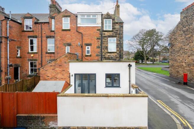 4 bed Terraced for sale Image 12