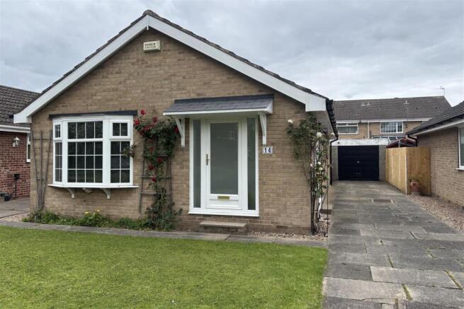 3 bed Detached Bungalow for sale Image 9