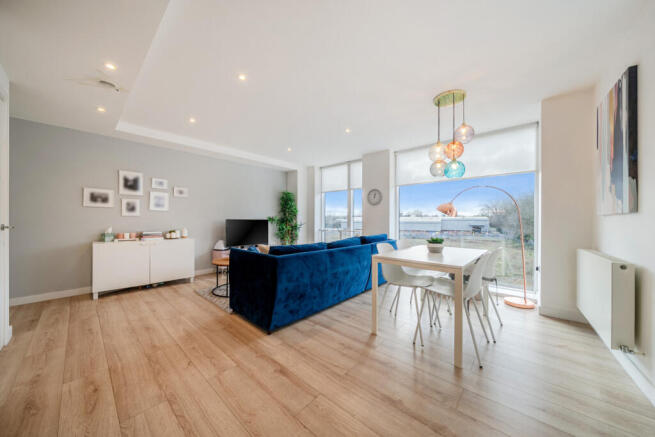 1400269-1-696f758...