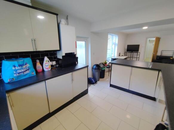 Kitchen (2)