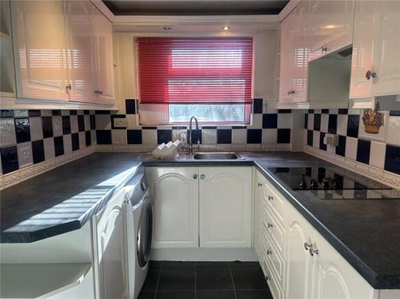 3 bed Semi-Detached for sale Image 6