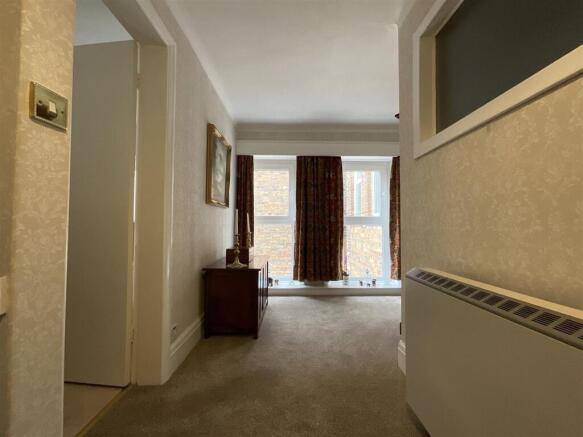 2 bed Apartment for sale Image 12
