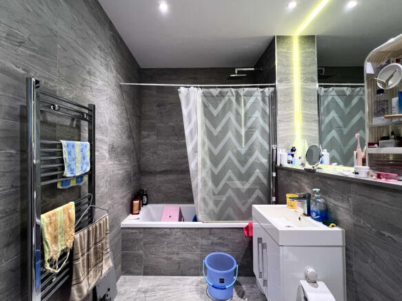 Apartment in Hertfordshire - View 5