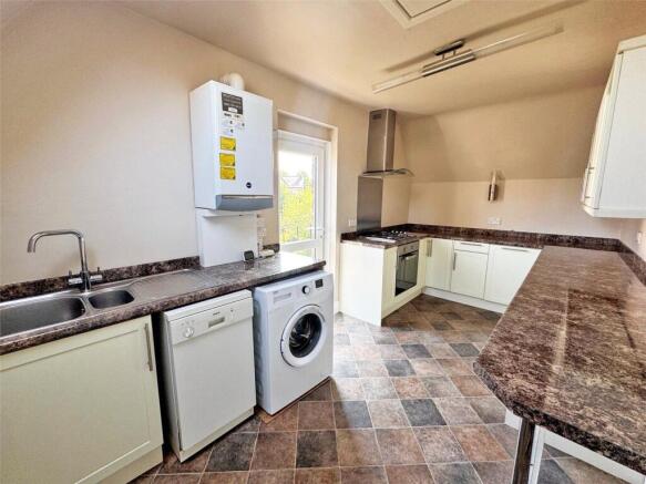 2 bed Apartment to rent Image 8