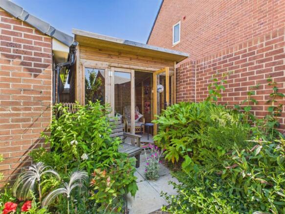 4 bed Detached for sale Image 12