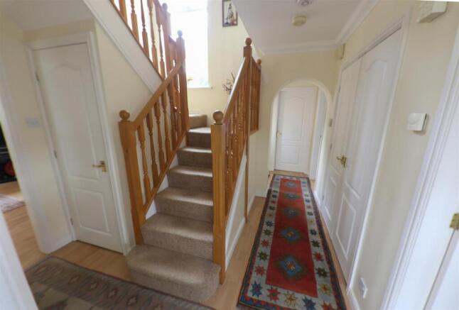4 bed Detached for sale Image 5
