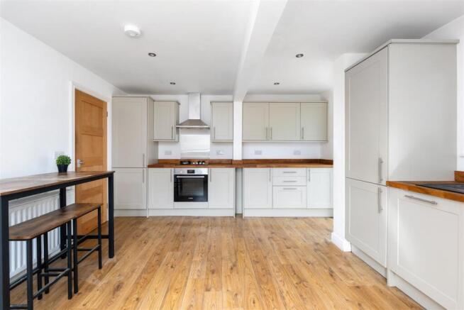 39 Hawthorn Grove-5.jpg