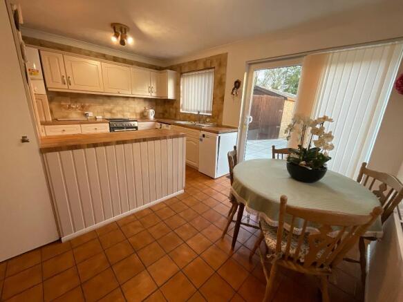 KITCHEN 15'6 x 11'1