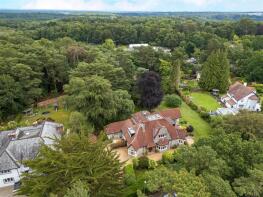 2, Upper Golf Links Road, Broadstone BH18 8BU