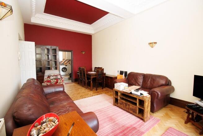 2 bed Ground Flat for sale Image 5