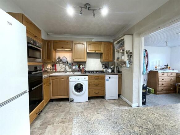 KITCHEN B.JPG