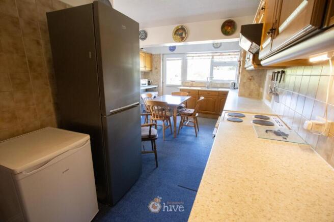 4 bed Detached for sale Image 6
