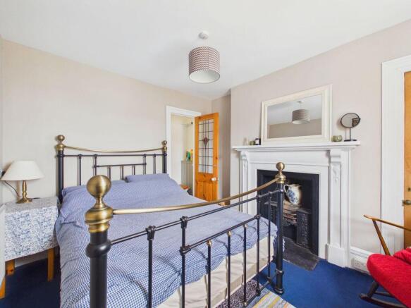 4 bed Detached for sale Image 11