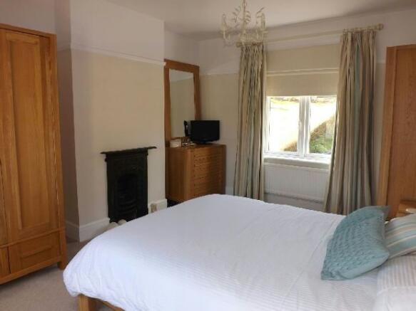 Bedroom 1 Pic 2