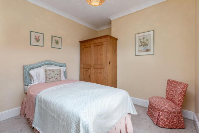 3 bed Terraced for sale Image 11