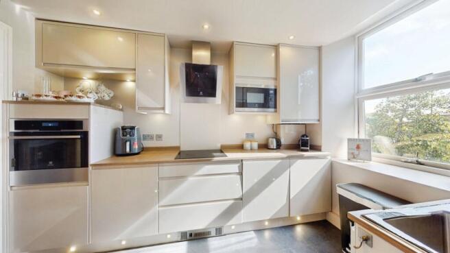 2 bed Apartment for sale Image 6