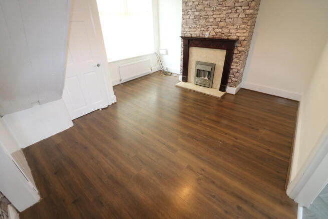 2 bed Terraced to rent Image 4
