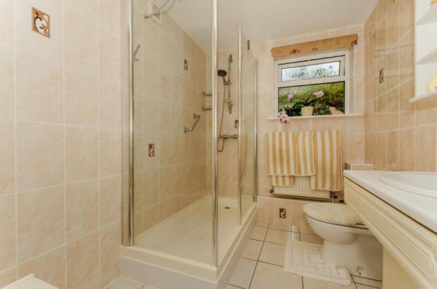 En-Suite Shower