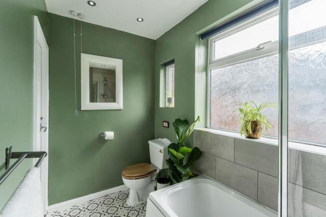 4 bed Semi-Detached for sale Image 6
