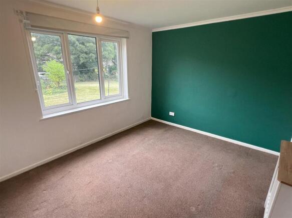 BEDROOM.jpeg