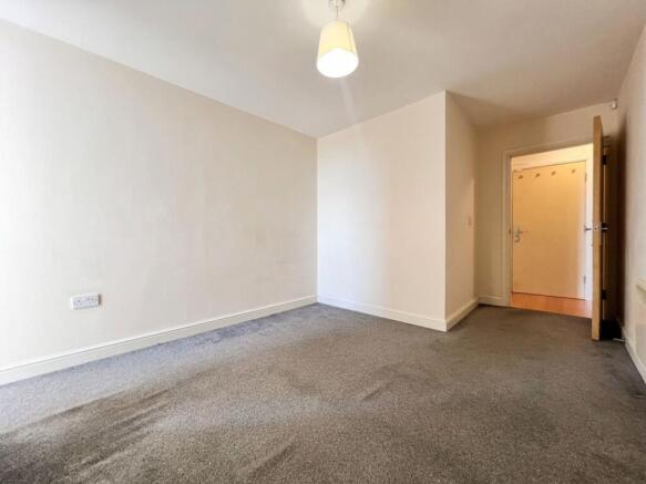 2 bed Apartment for sale Image 8