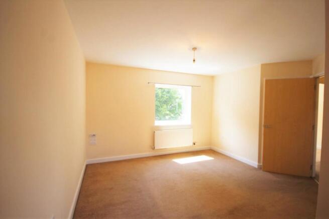 17 Alfred Knights- Living Room 2.JPG