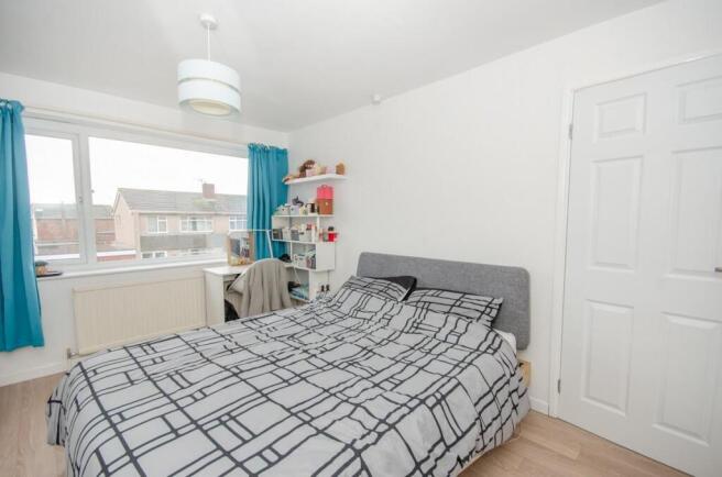 Bedroom 1 pic 2.jpg