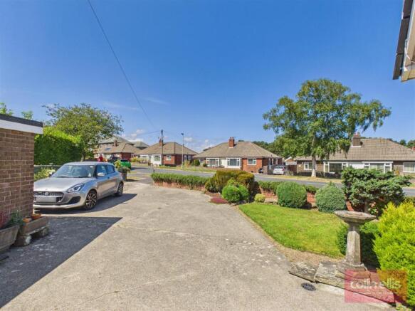 2 bed Semi-Detached Bungalow for sale Image 5