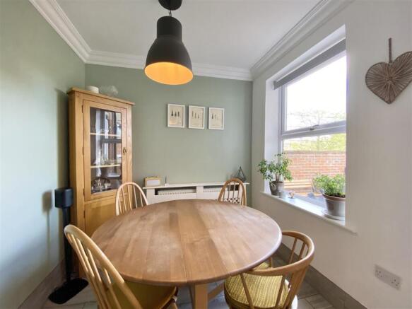 3 bed Semi-Detached for sale Image 7