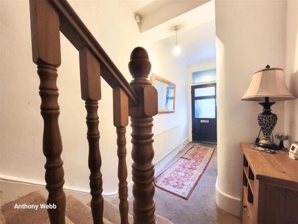 Elmdale Road, Palmers Green, N13 photo 4