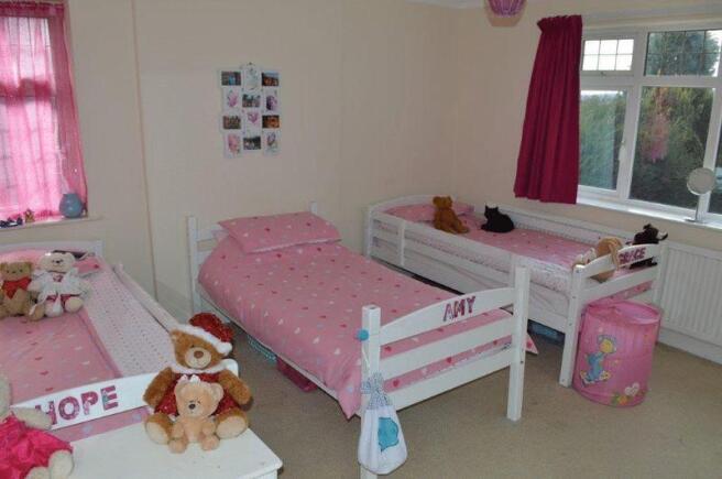 BEDROOM 2 