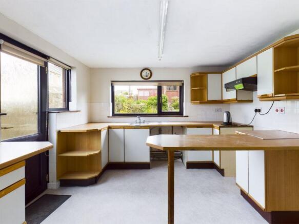 kitchen/breakf...