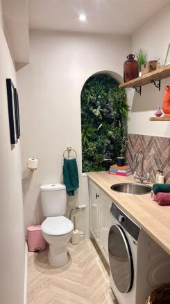 3 bed Terraced for sale Image 10