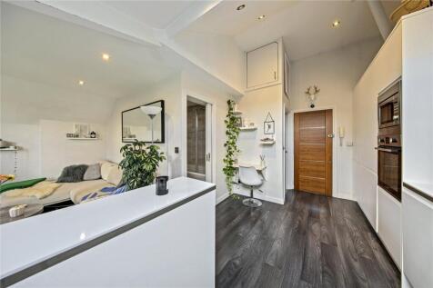 St. Margarets Road, St Margarets, TW1