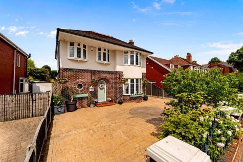 St. Helens Road, Leigh, WN7