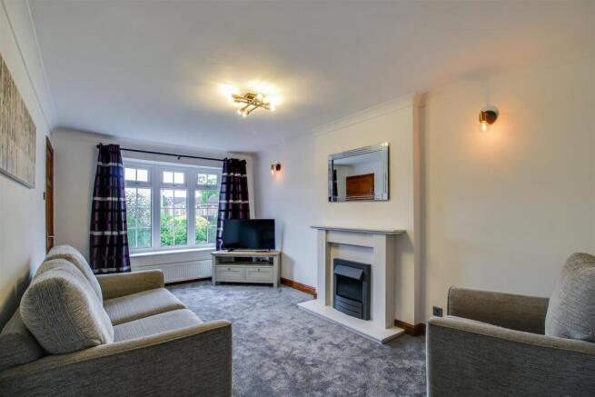 2 bed Semi-Detached Bungalow for sale Image 4