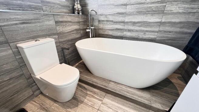 Bath/Shower Room