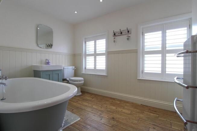 Family Bathroom1