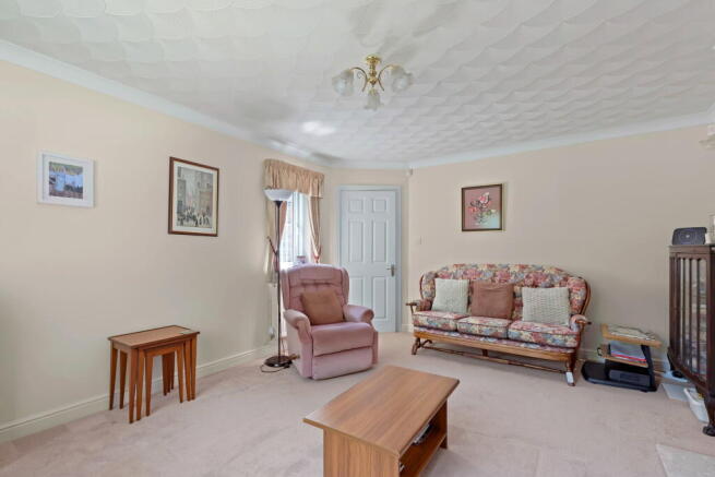 Oakhall Park, Thornton, Bradford, BD13 3QW photo 4