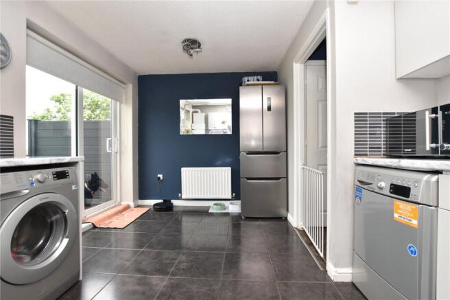 3 bed Semi-Detached for sale Image 6