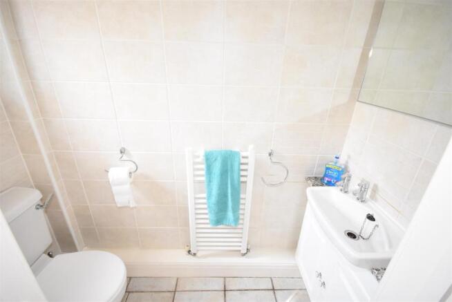Cloakroom/wc