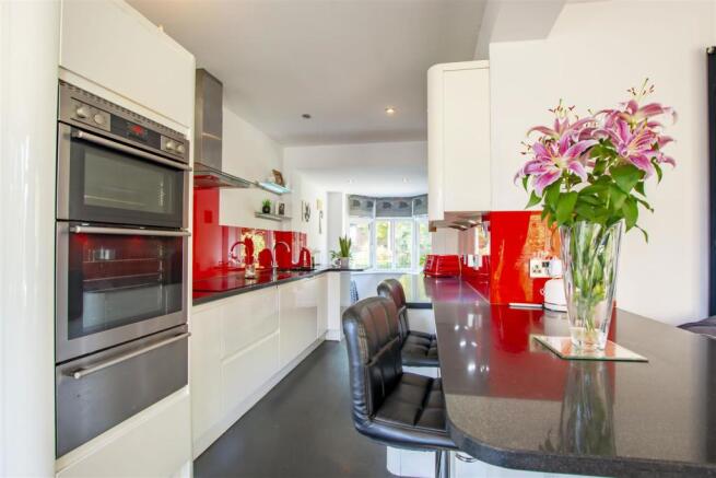 Kitchen_DSC0986-HDR copy.jpg