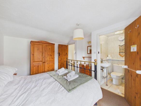 2 bed Cottage for sale Image 10