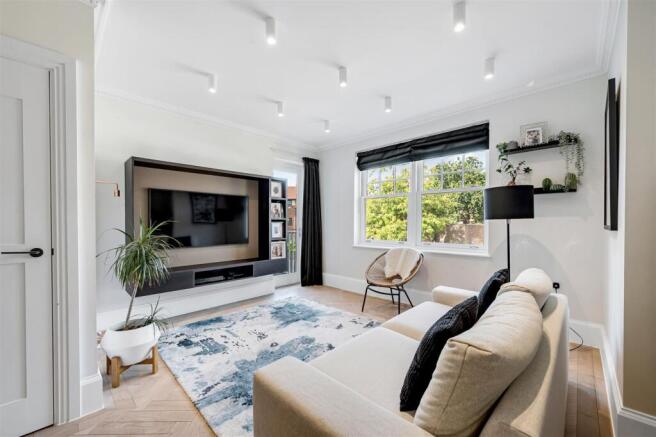 Flat 5, 35, West Lodge Avenue-2.jpg