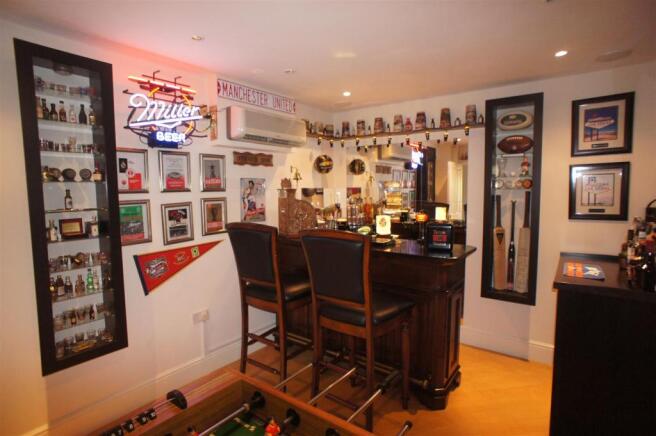 GAMES ROOM