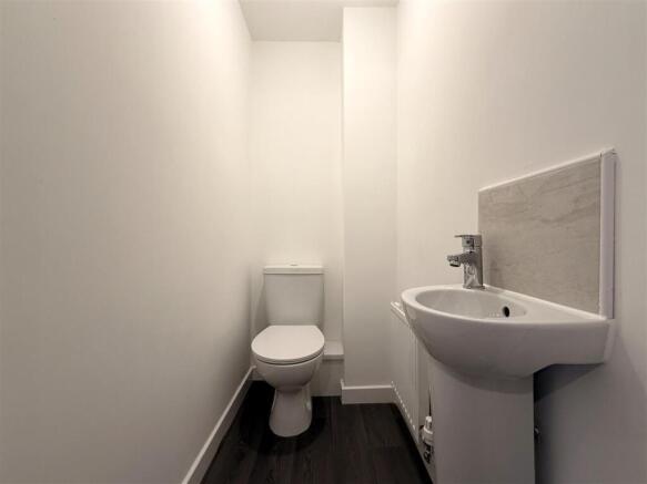 3 bed Semi-Detached to rent Image 11
