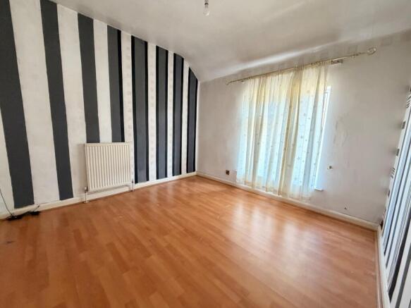 3 bed House to rent Image 10