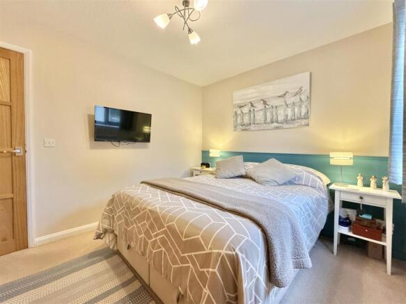 Bedroom  1.JPG