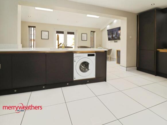 3 bed Detached for sale Image 9