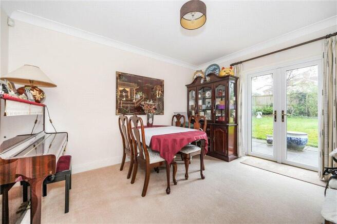 6 bed Detached for sale Image 5